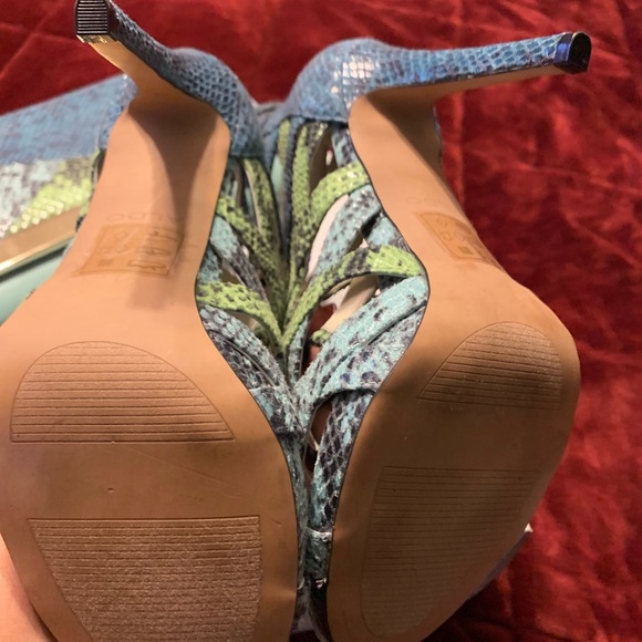 Aldo Python Heels & Matching Clutch - Picture 4 of 6
